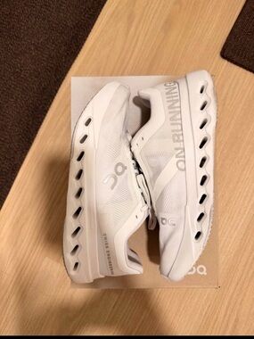 On Cloudsurfer Next running shoes